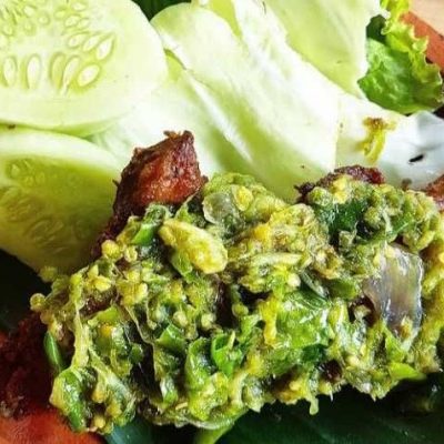 ayam penyet sambel ijo